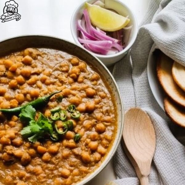 Enjoy our Lahori Channa, a delicious and nutritious asian vegetarian meal, made with flavorful chickpeas. Order Online!